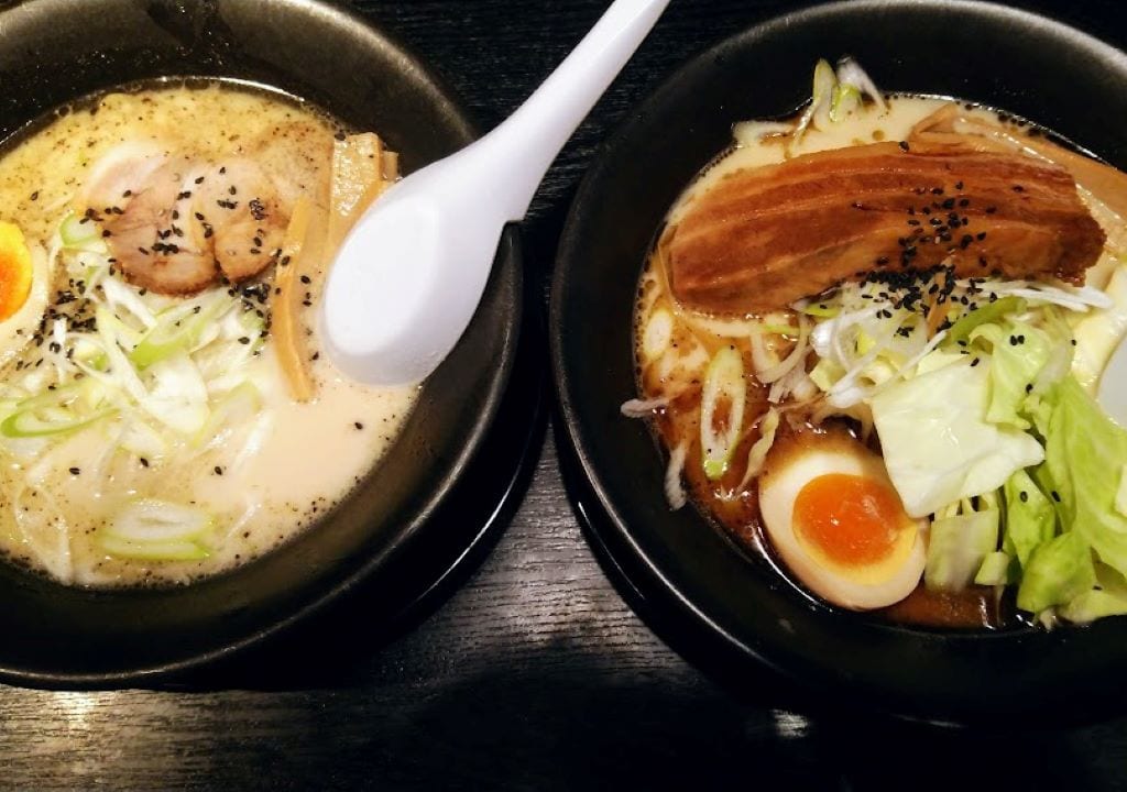 袋井麵屋はやたろう黒旨白旨