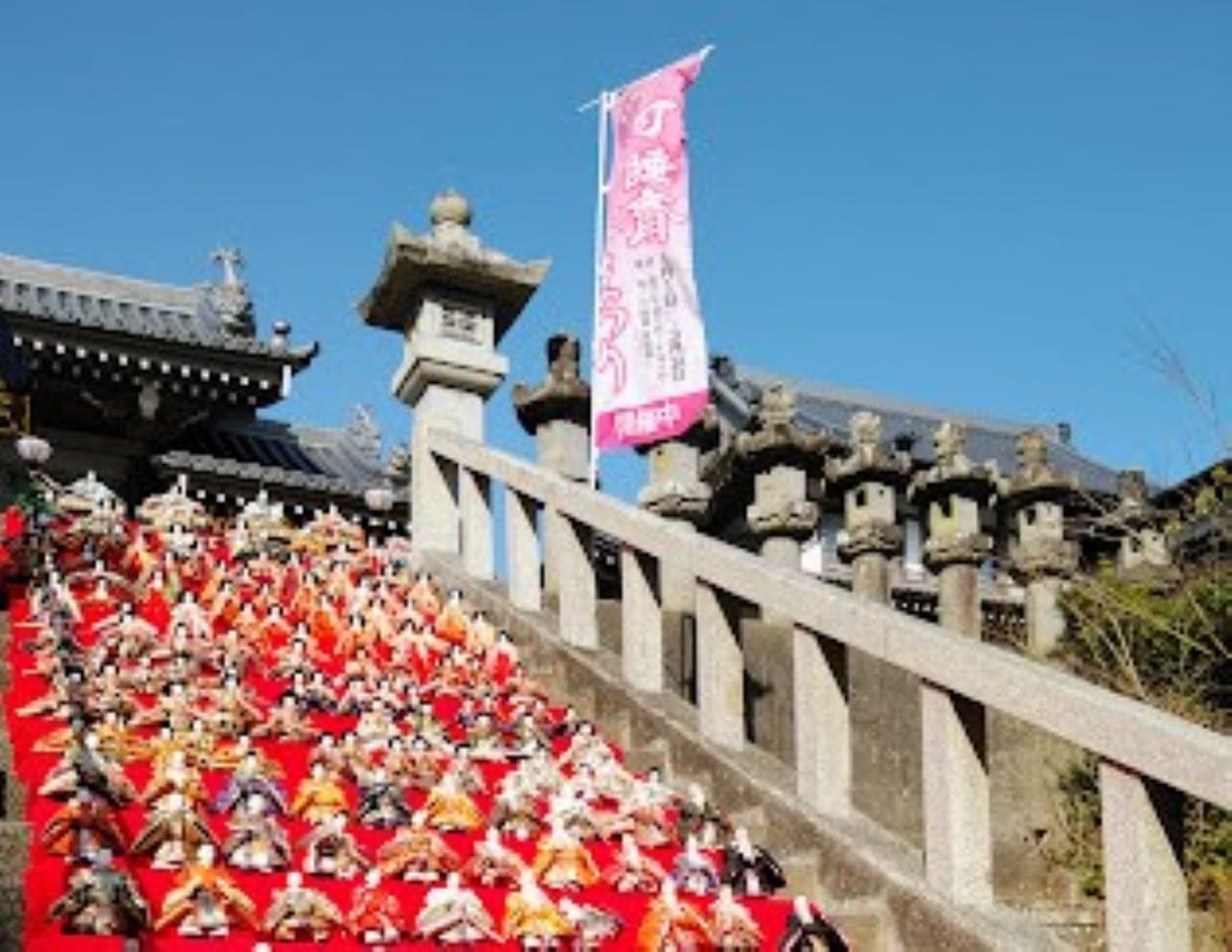 可睡斎ひな祭り階段