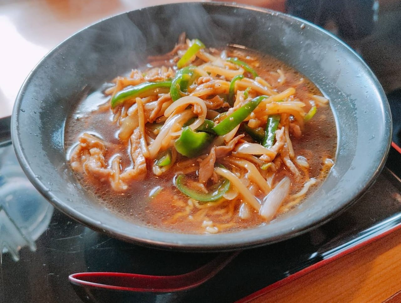 金の豚掛川ラーメン青椒肉絲チンジャオロースーラーメン