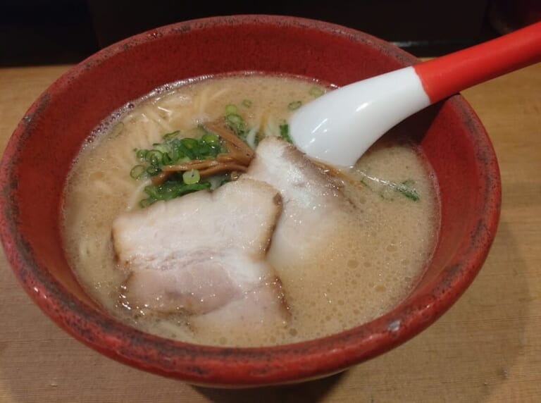 掛川市駅前ラーメン中華そば店あじ助