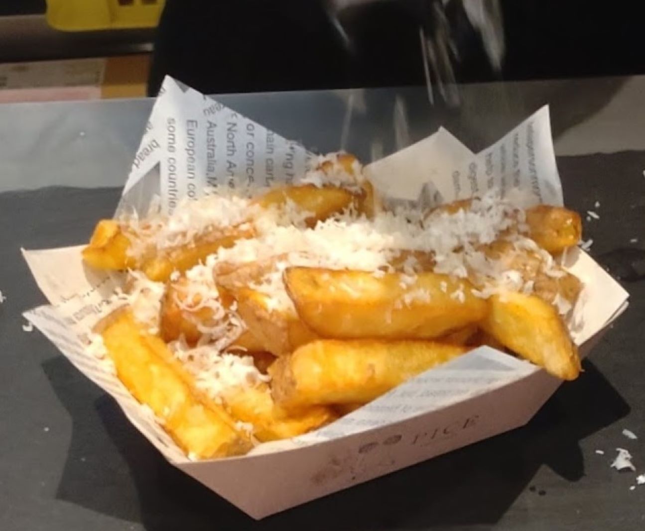 袋井市浅羽新しくオープンPICE」ベルギーフライドポテト