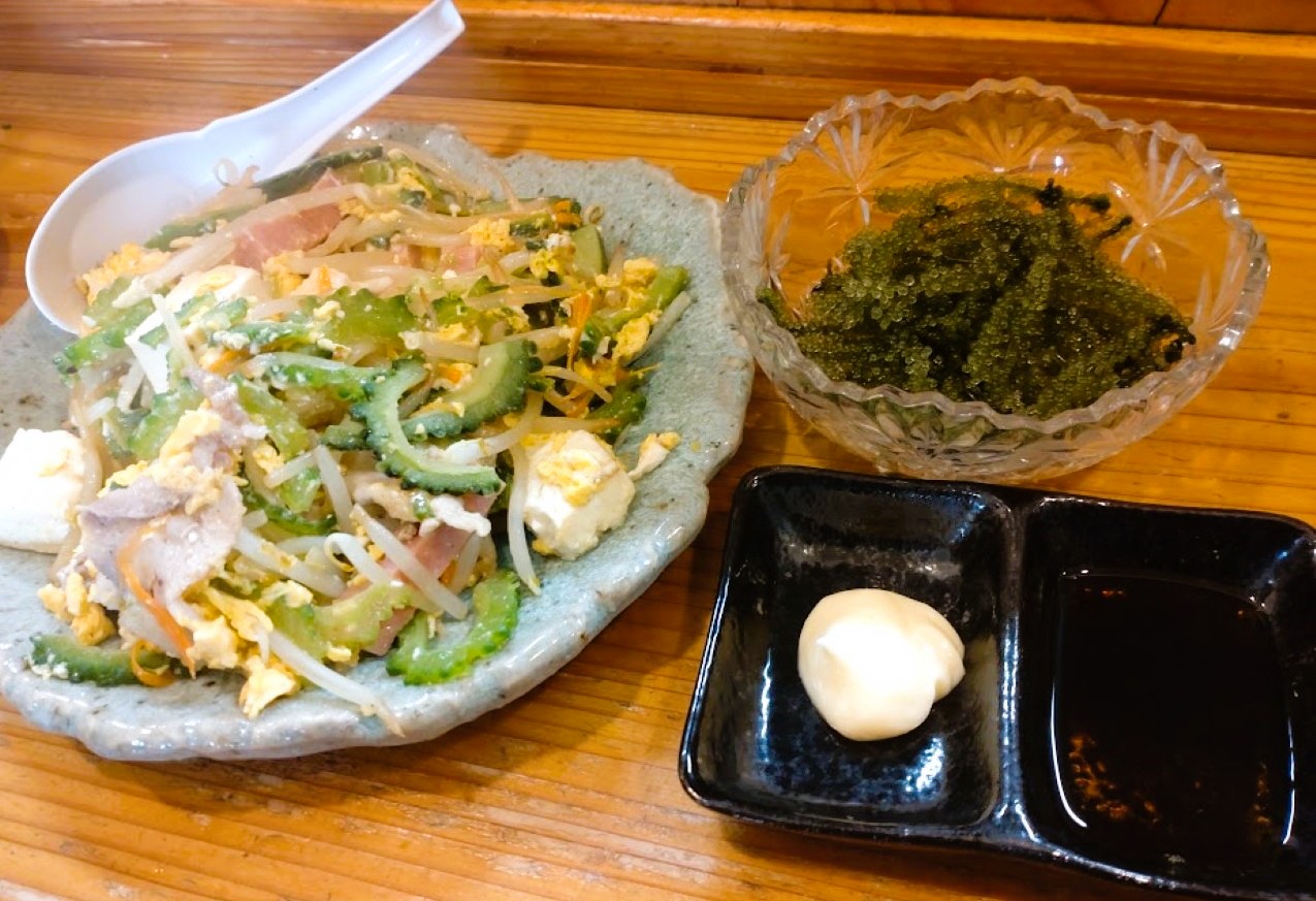 沖縄のご当地料理袋井市上山梨南来成咲（なんくるないさ）沖縄料理